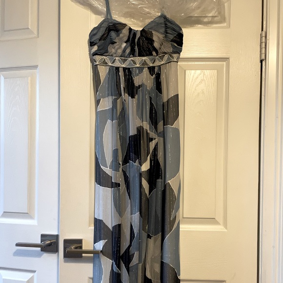 BCBG MAX AZRIA CHIFFON PRINTED STRAPLESS DRESS - Picture 4 of 4